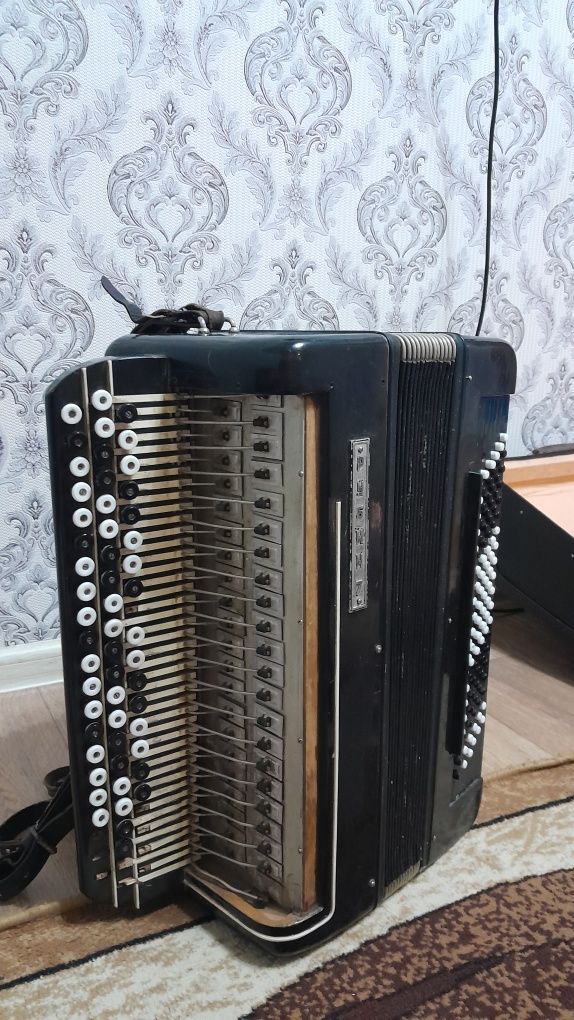 Баян сатылады 7 RUBIN