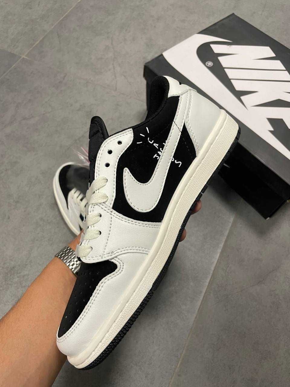 Air Jordan 1 Retro Low OG SP Travis Scott 008