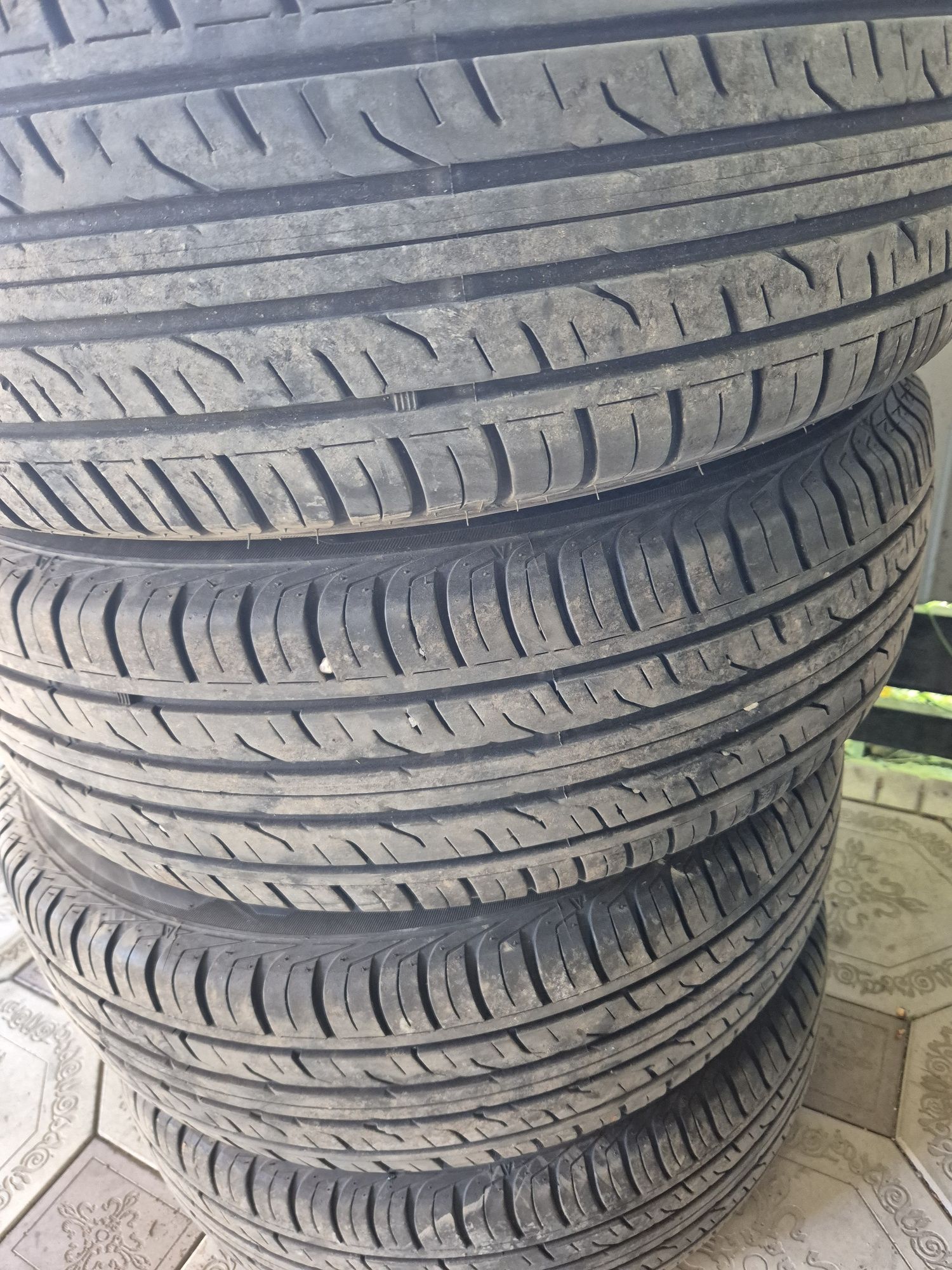 Шины летние Dunlop grandtrack