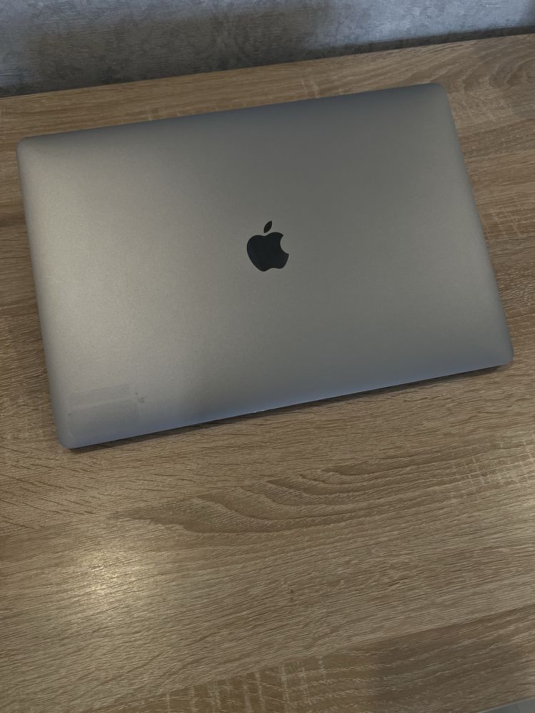 Apple Macbook pro