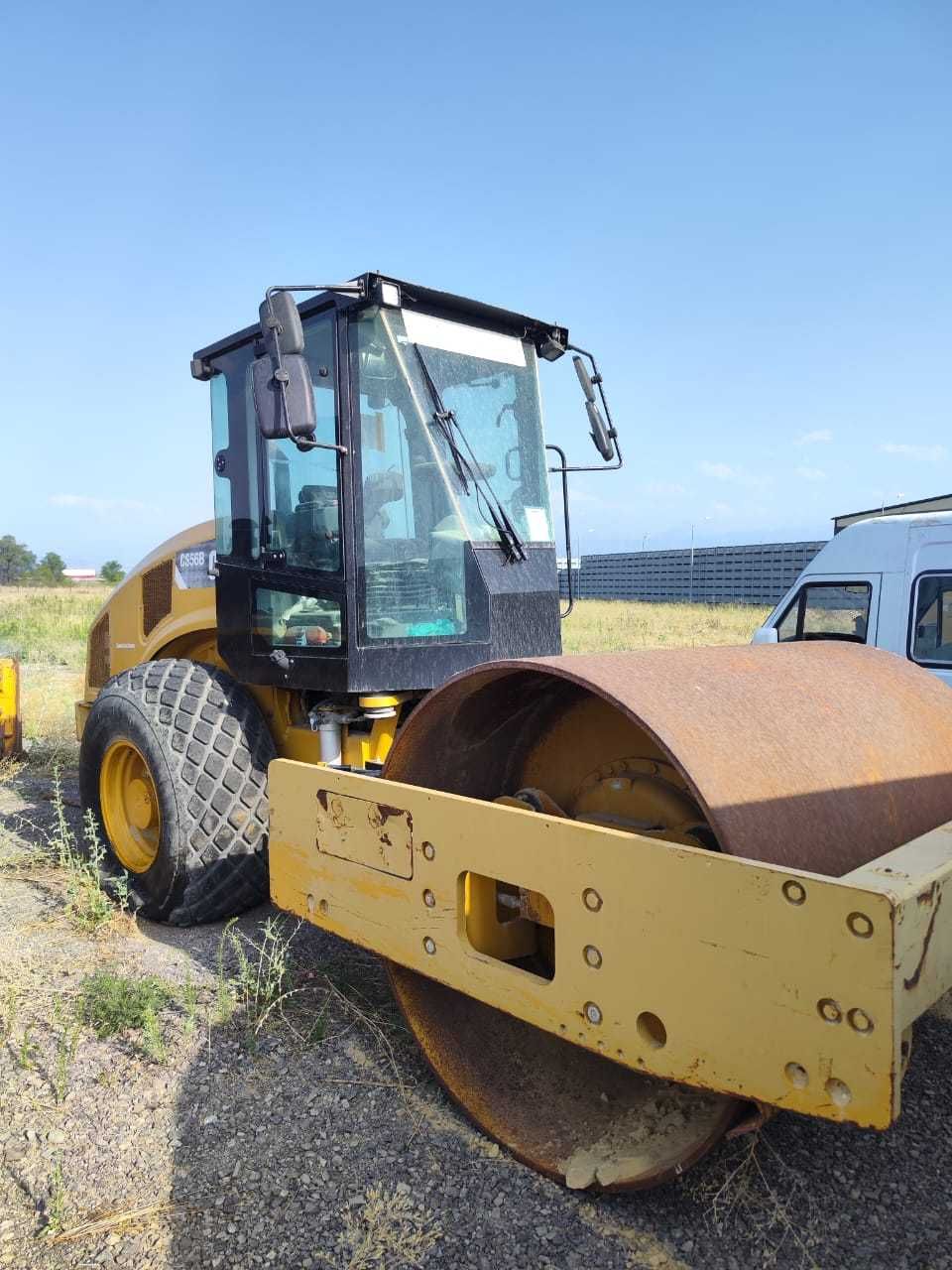 Каток CAT CS56B Caterpillar