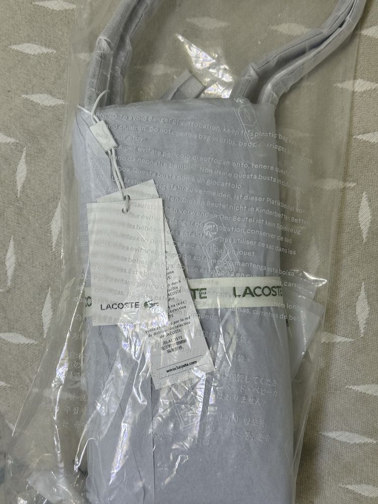 Женская сумочка бренда Lacoste