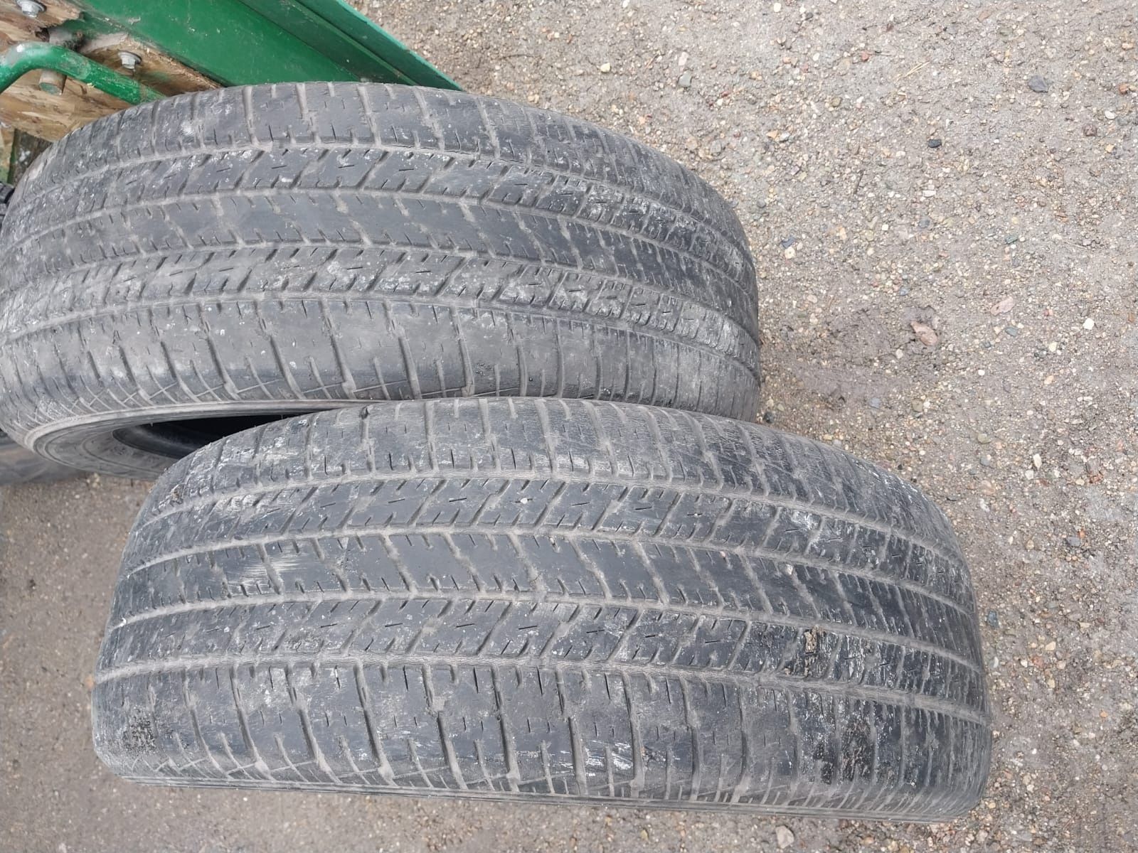 2 шины летние Firestone.