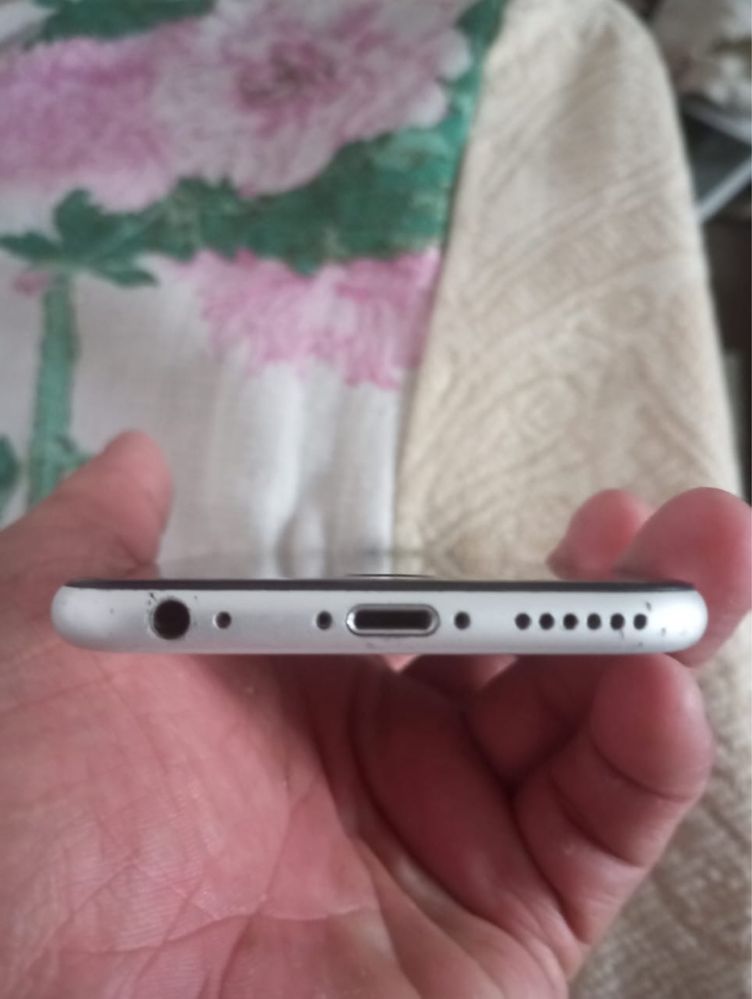 Продам Айфон 6s пишите