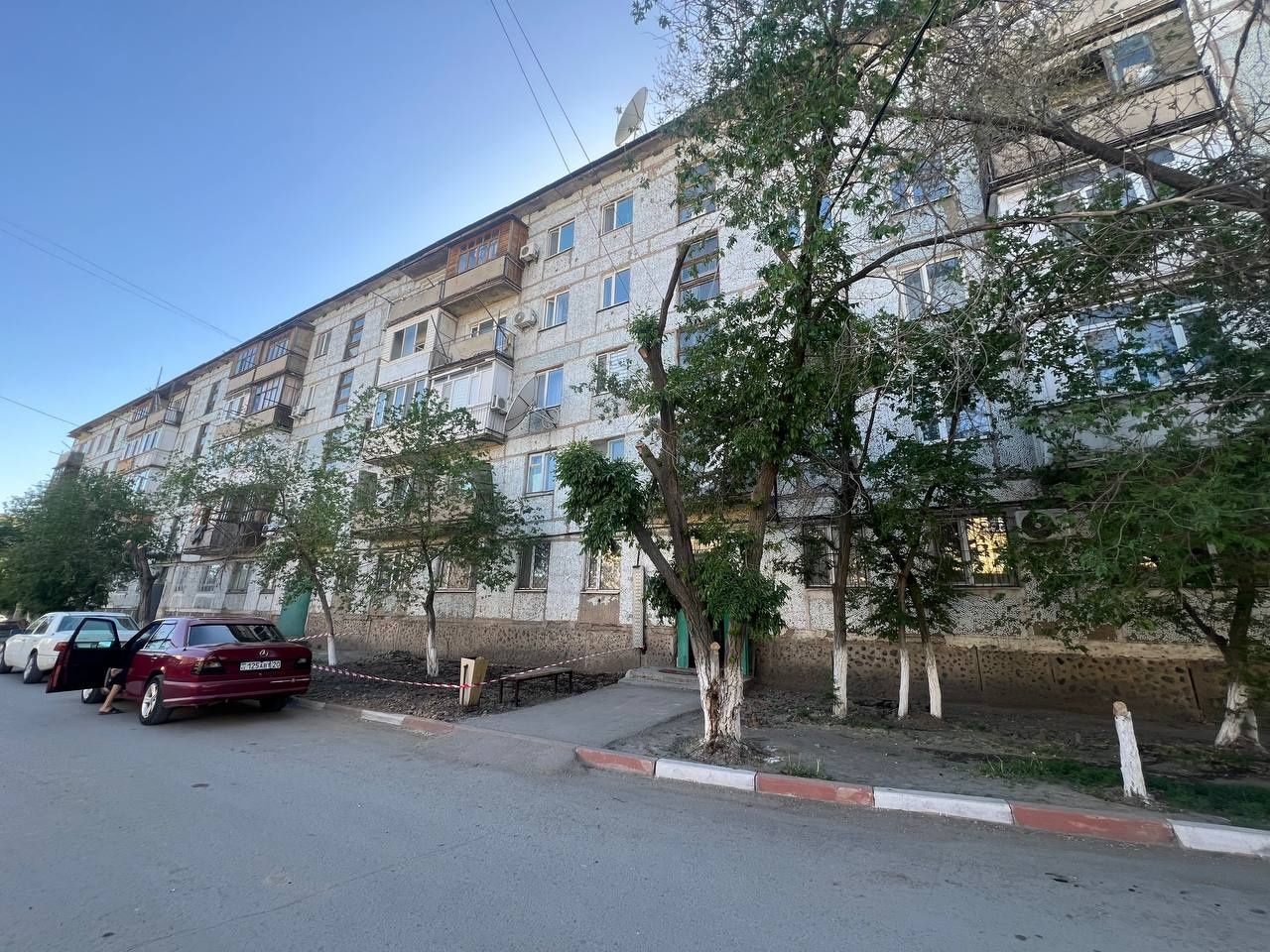 Продаётся 3х комнатная перепланированная в 2х комнатную ул. Гурбы 99