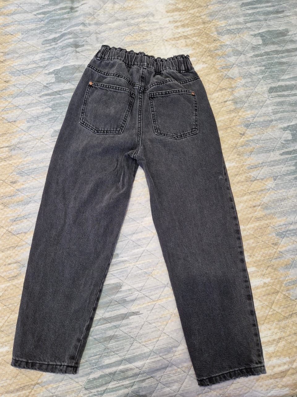 Джинсы ZARA для девочки на 10 и 12 лет XS