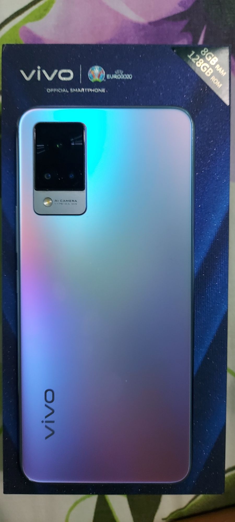Продам смартфон VIVO V21
