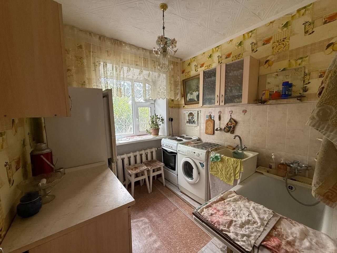 Продаётся 2х комнатная в блочном доме пр. Сатпаева 58 на 1 этаже