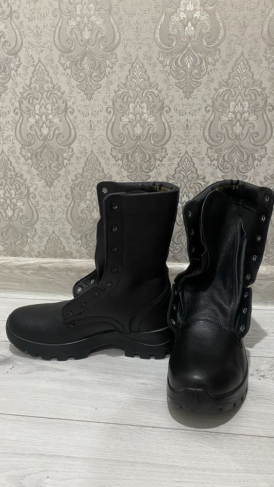 Продам берцы 40 размера