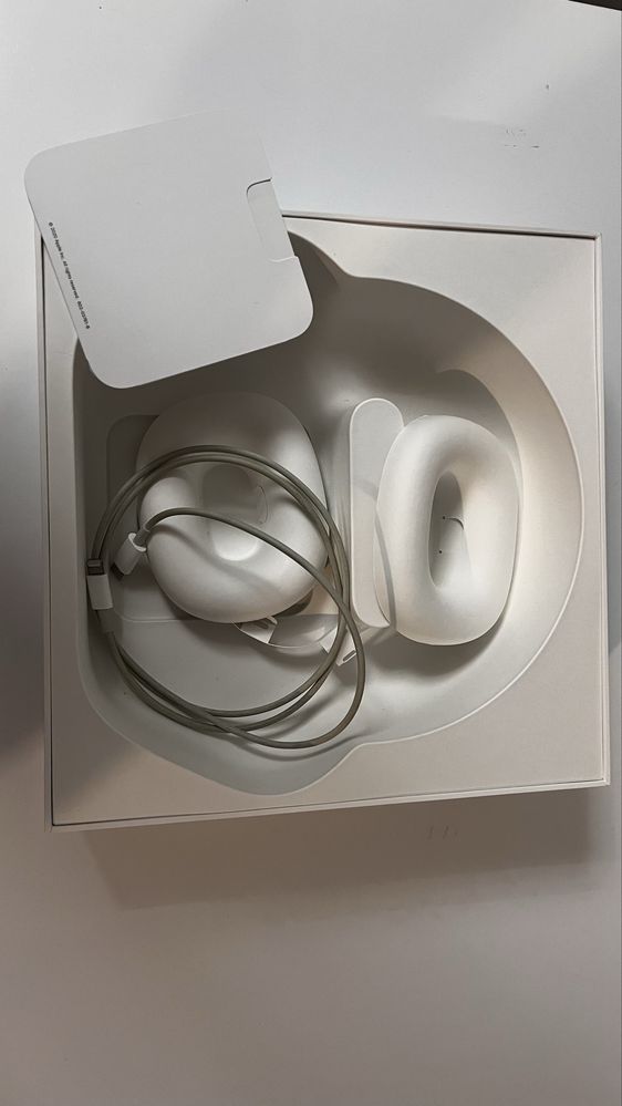 Продаю наушники air pods max.