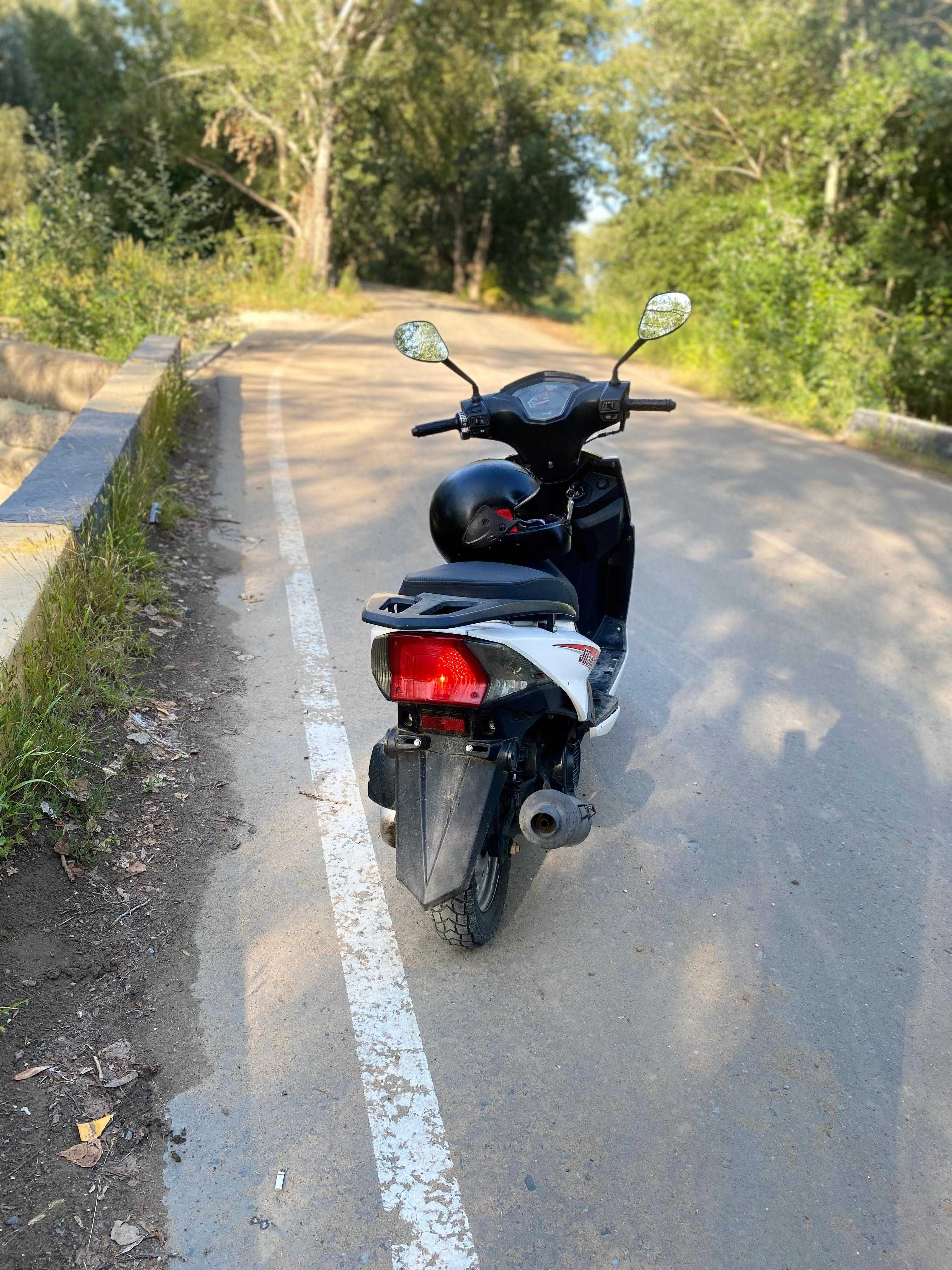 Продам мопед м10