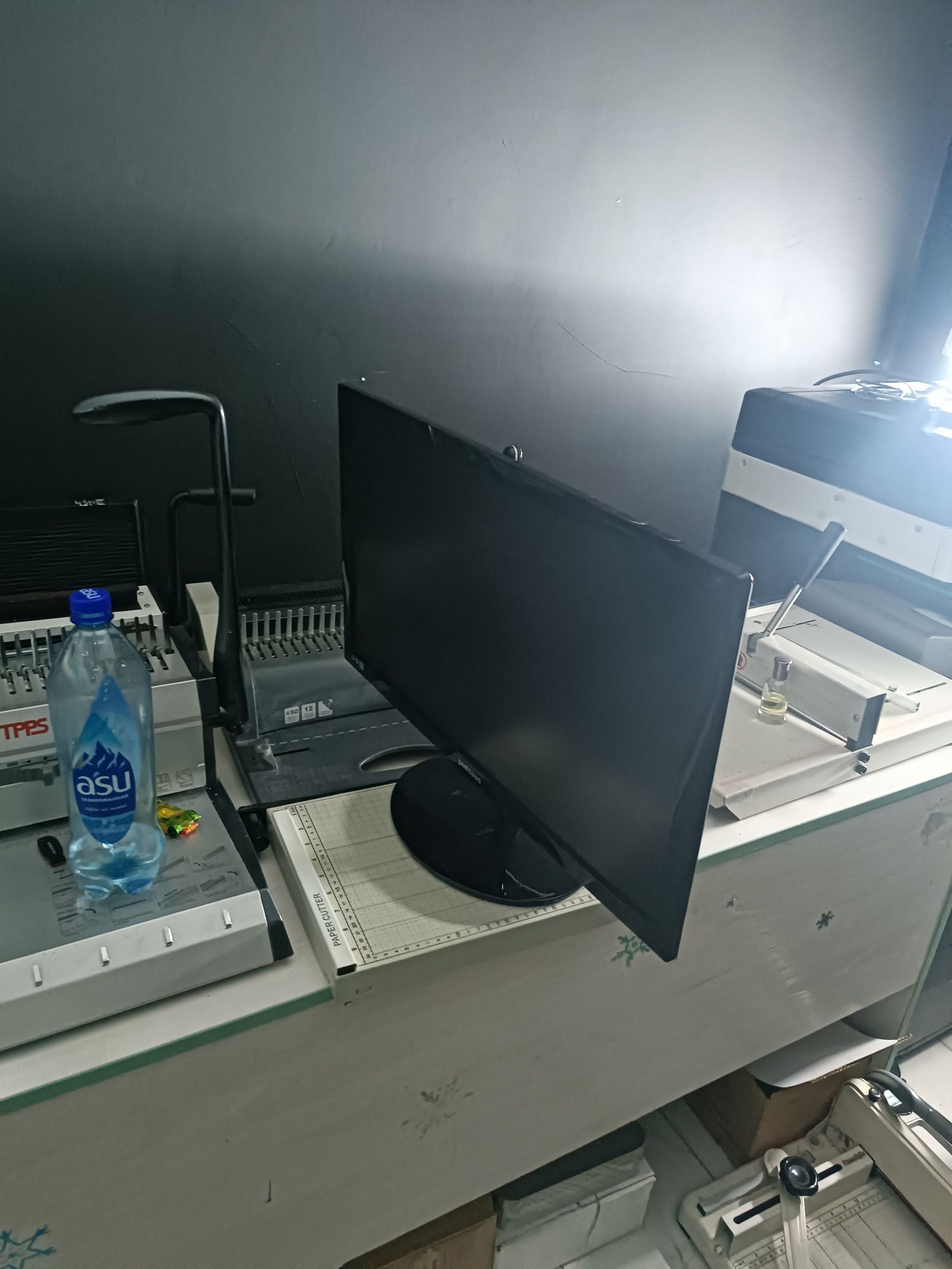 Монитор. Самсунг  LS24B300