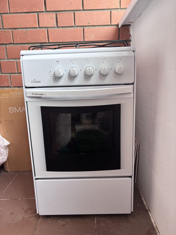 Продам газовую плиту Flama