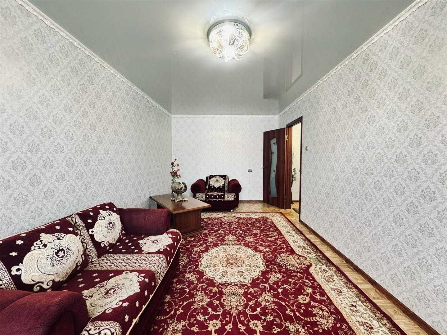 Продам 2х комн на 8 мкр