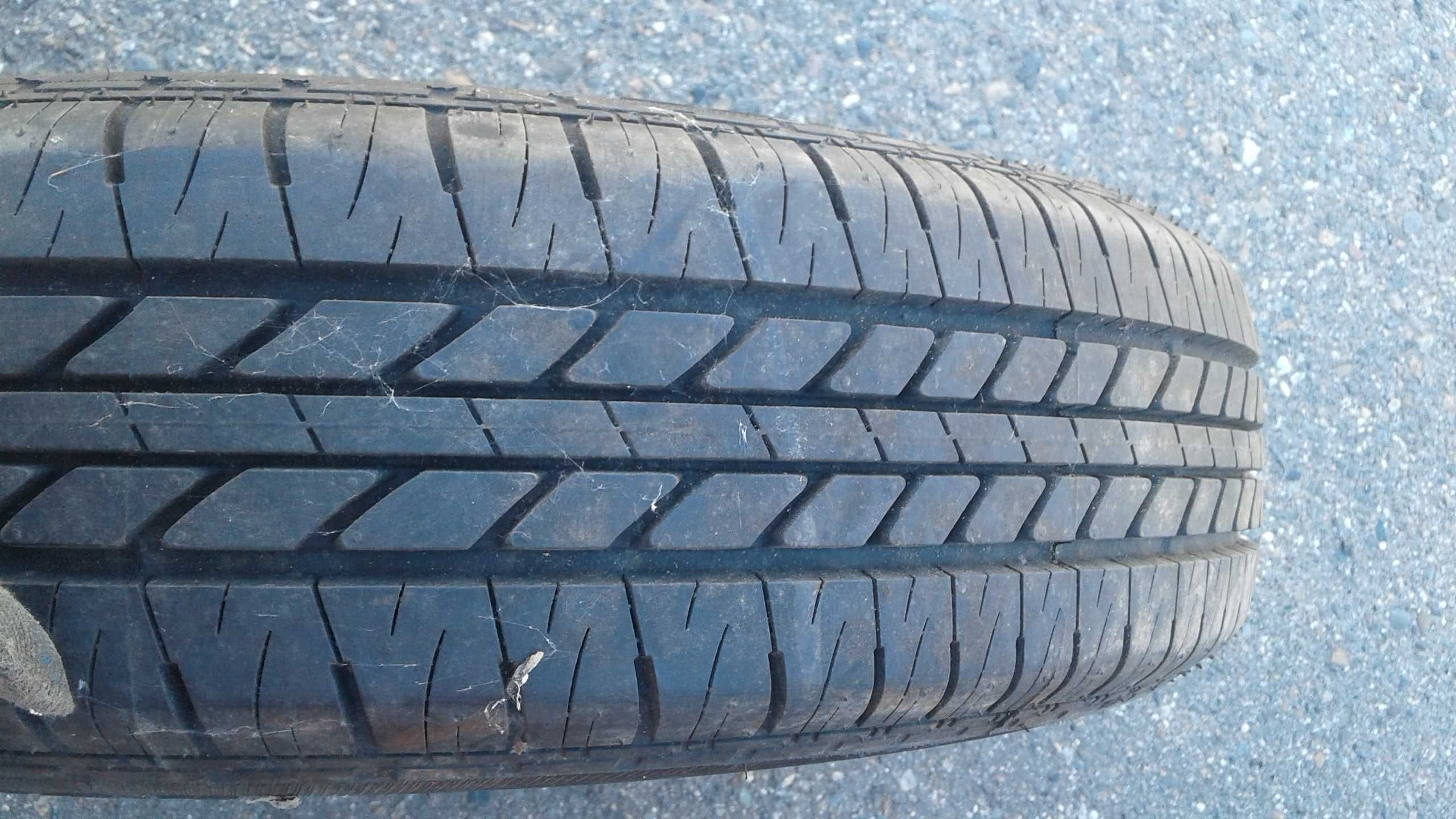 продам шину Bridgestone 175/80 R14