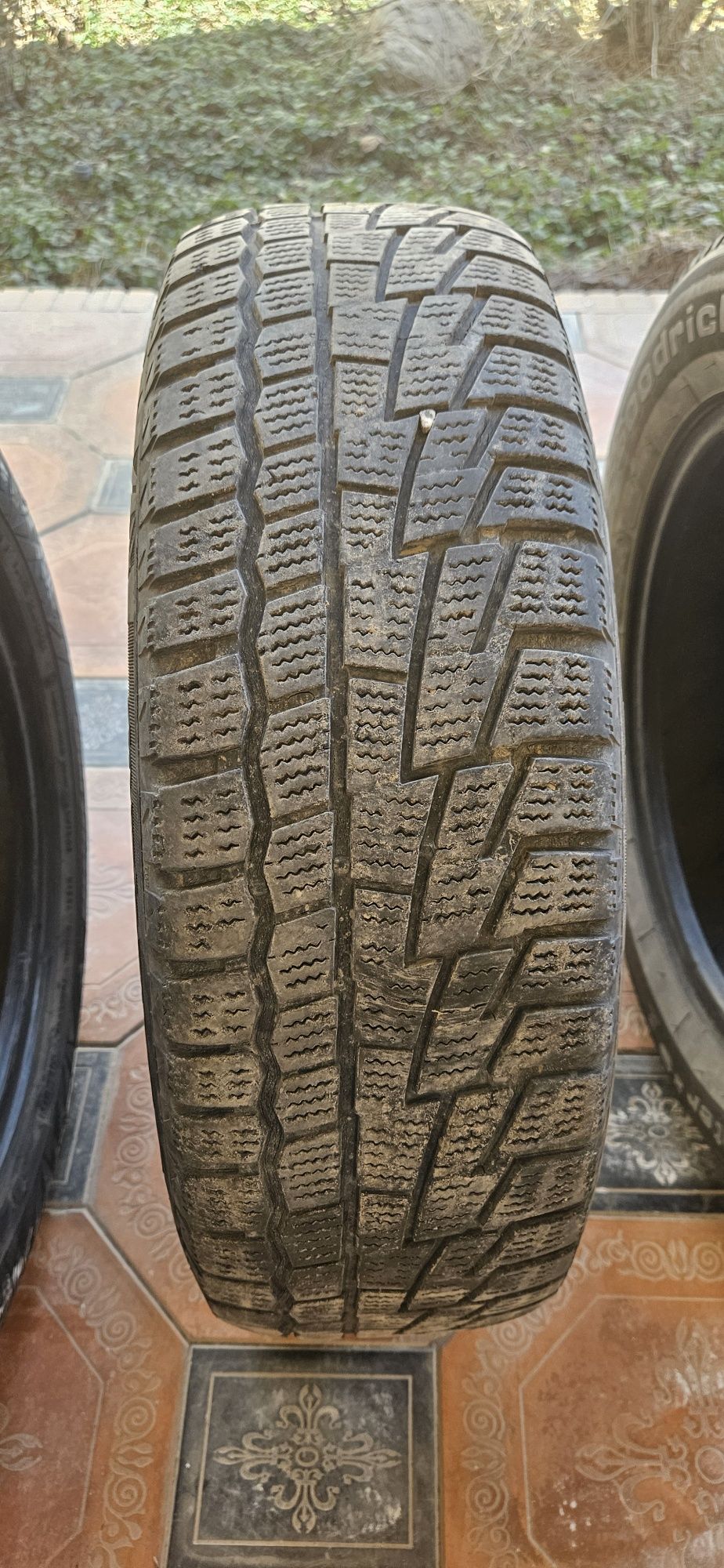 Продам б/у шины 4 шт 185/65 15