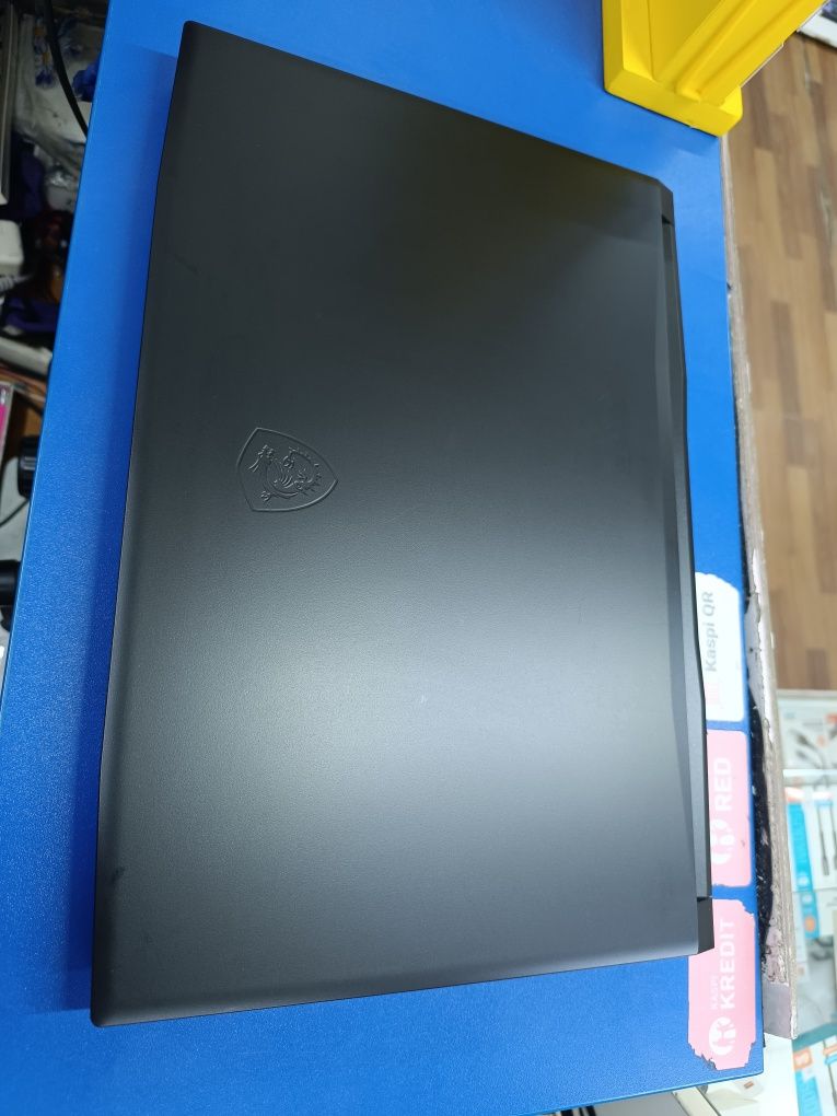 Ноутбук MSI Katana GF76