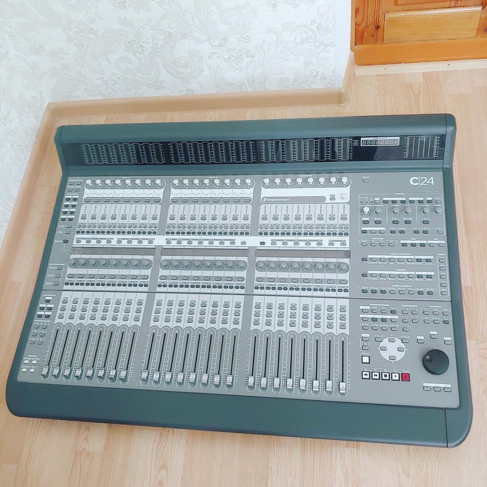 Digidesign C24 студийный цифровой микшер обмен или продажа