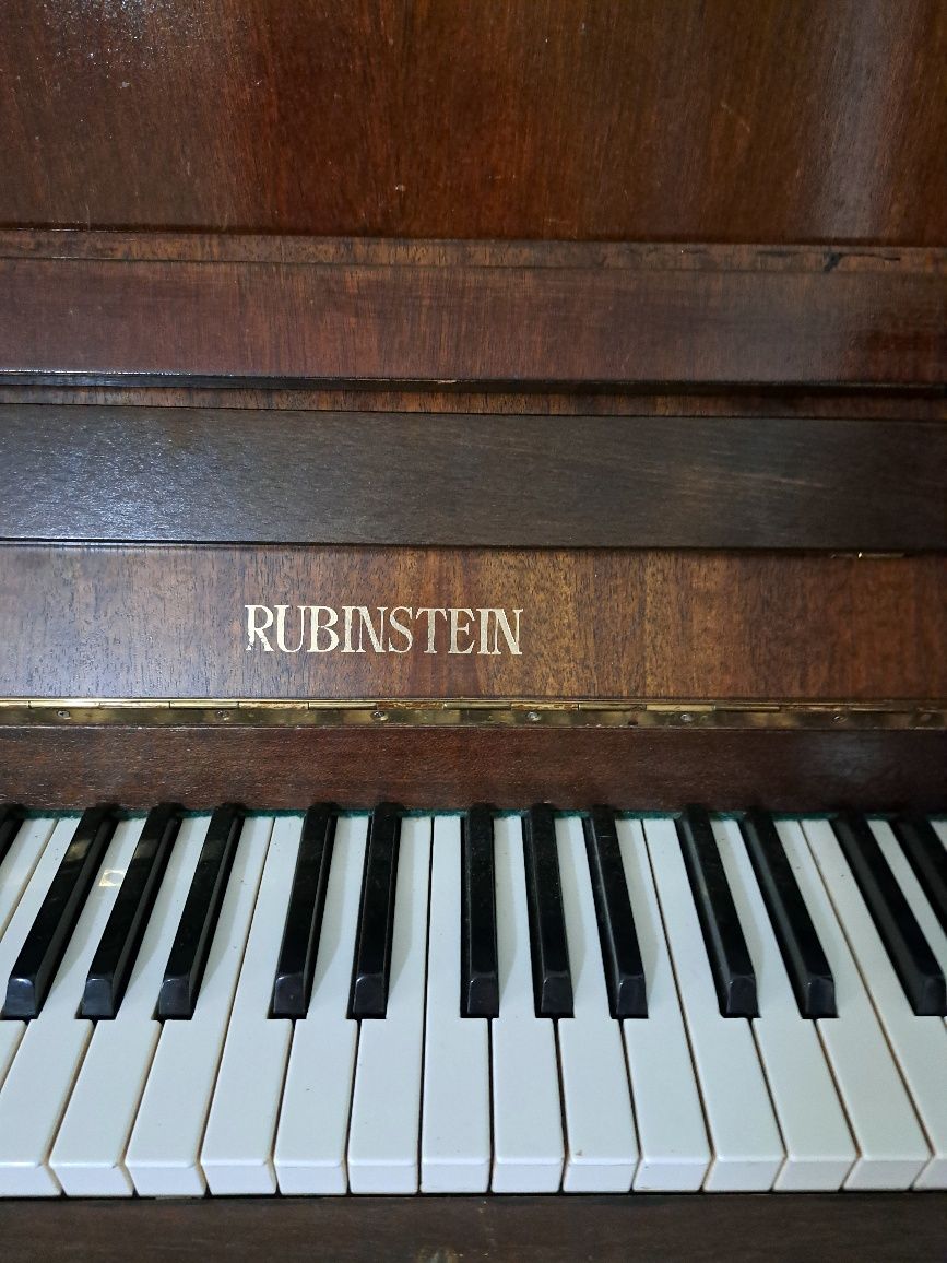Фортепьяно хорошего качества. RUBINSTEIN