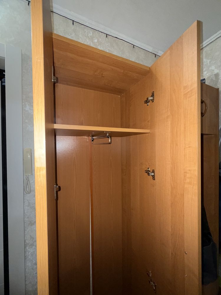 Продам шкаф в прихожую