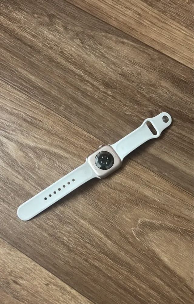 Продаю Apple Watch 10, 42 мм, цвет розовое золото