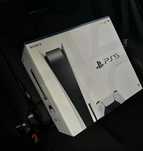 Продам Sony playstation 5 новая
