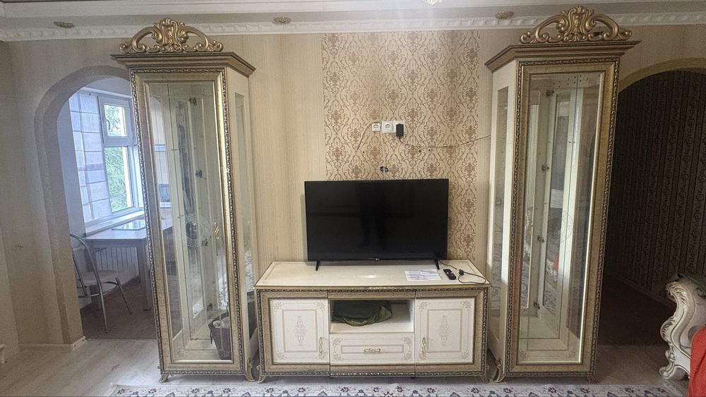 продам сервант 100к