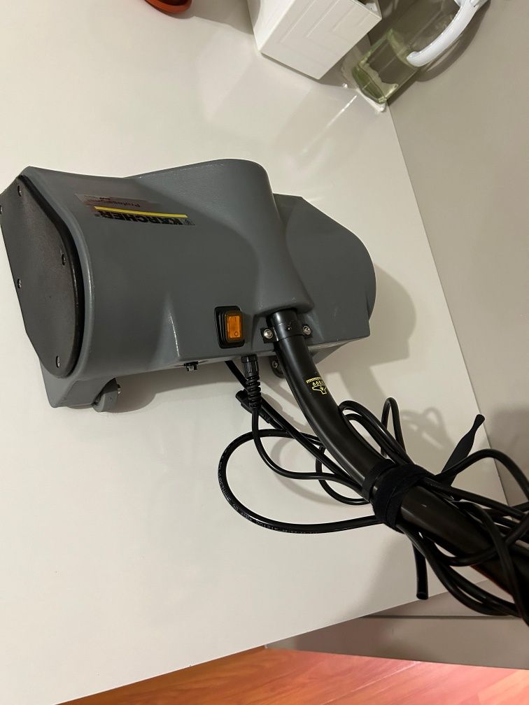 Kärcher Электрощетка моющая PW 30/1
