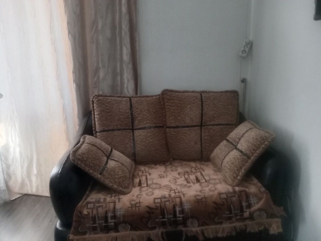 Продам диван и кресло