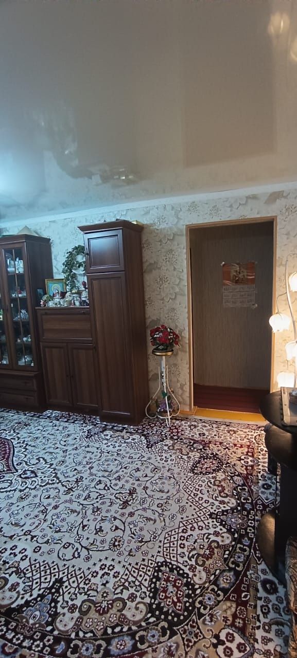 Продам 3-х комнатную квартиру  и земельный  участок в черте города