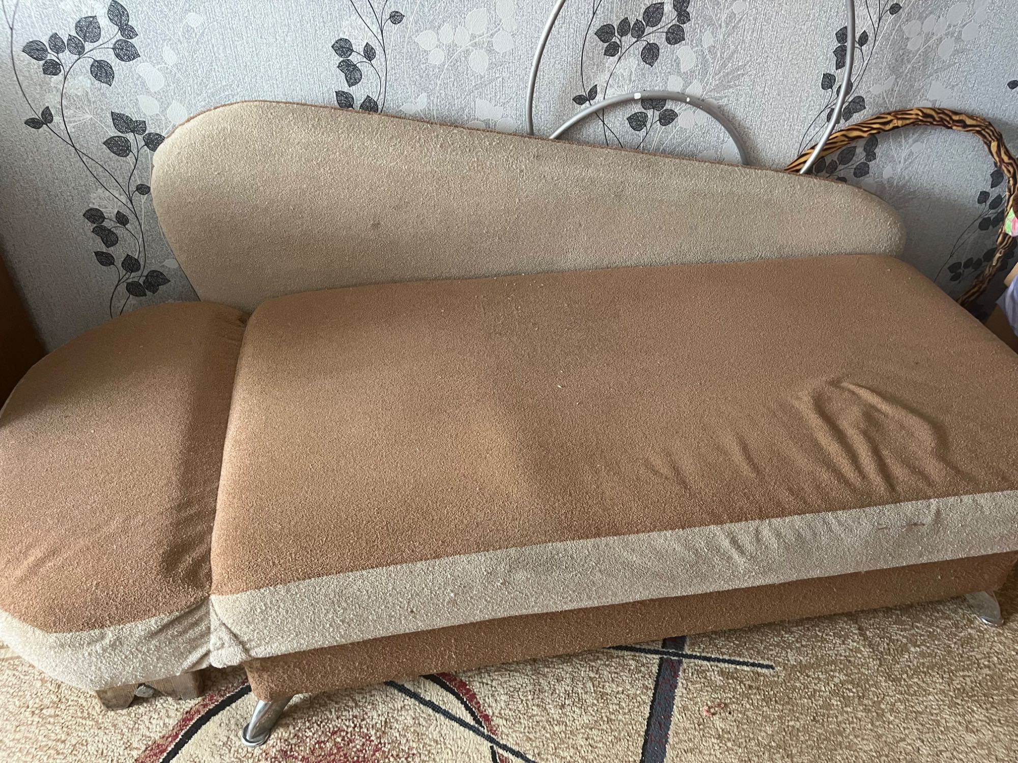 Продам за символическую сумму мебель