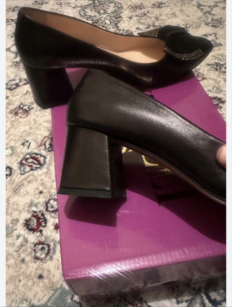 Продам туфли женские