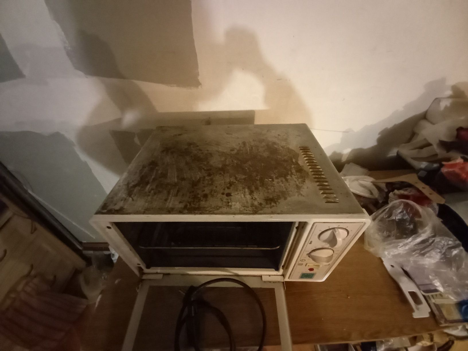 Продам  духовку электрическую
