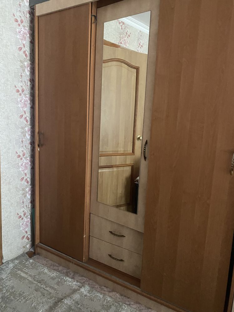 Продам шифоньер в хорошем состоянии