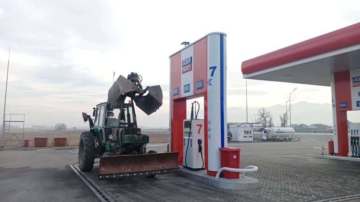 Продам трактор юмз-6 грейферный