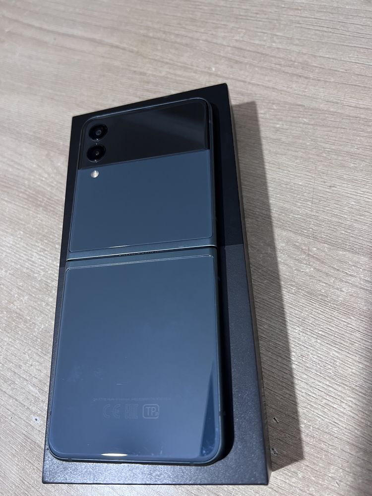 Samsung Galaxy Z Flip3 5G