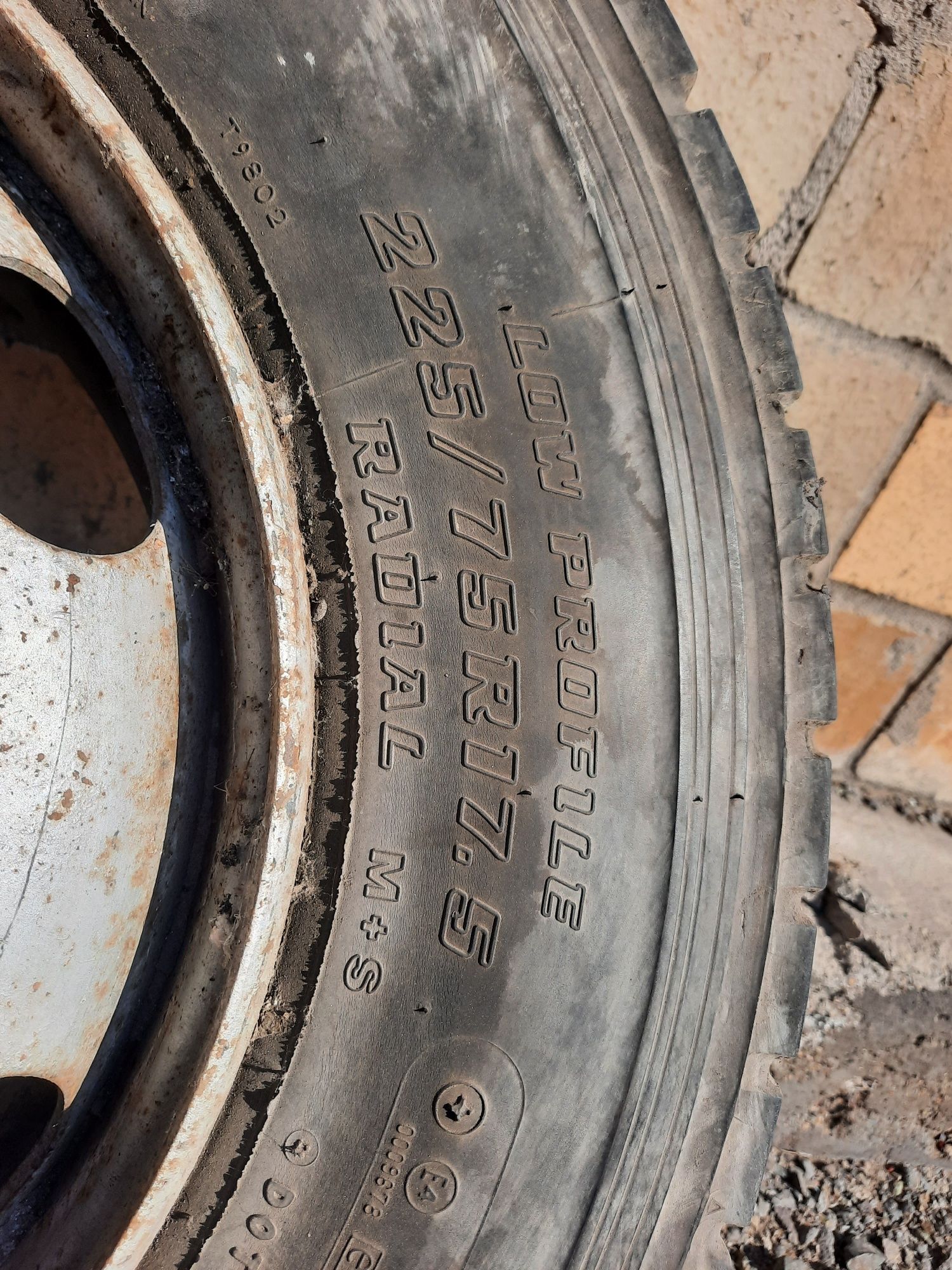 Продам грузовое колесо в сборе накачанное