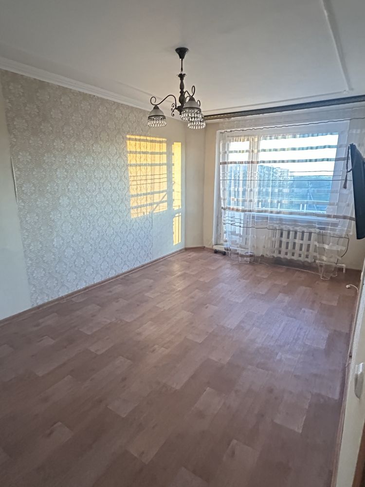 Продам срочно квартиру на 3 мкр дом 5