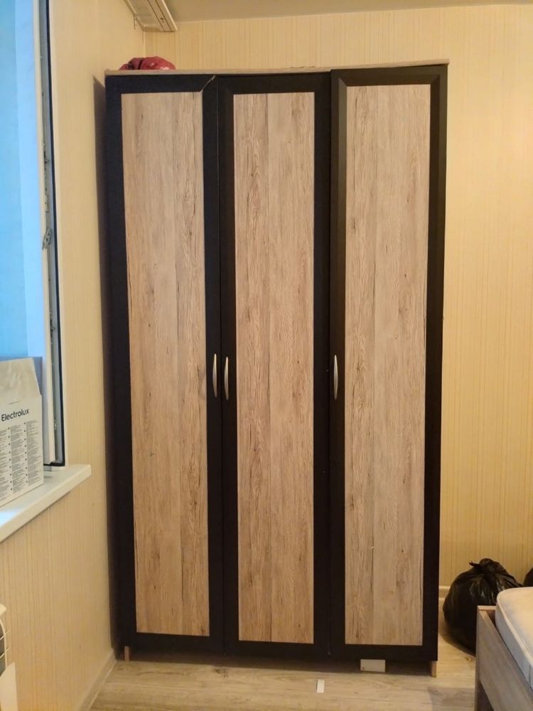 Продам отличный шкаф