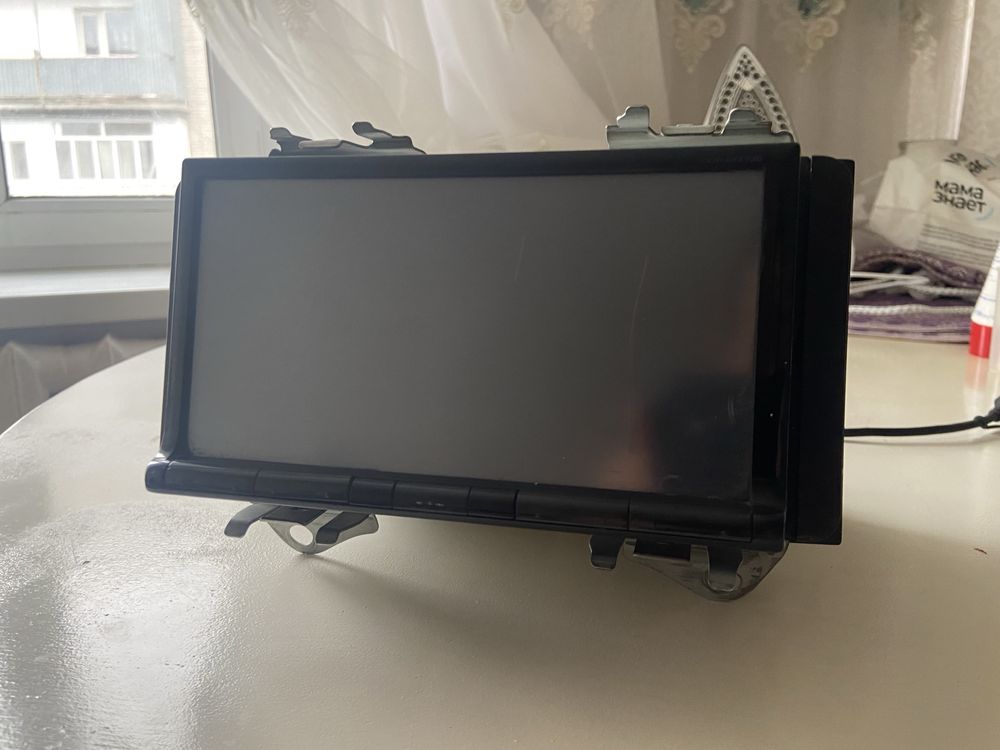 Срочно. Автомагнитола JVC KW-AVX736