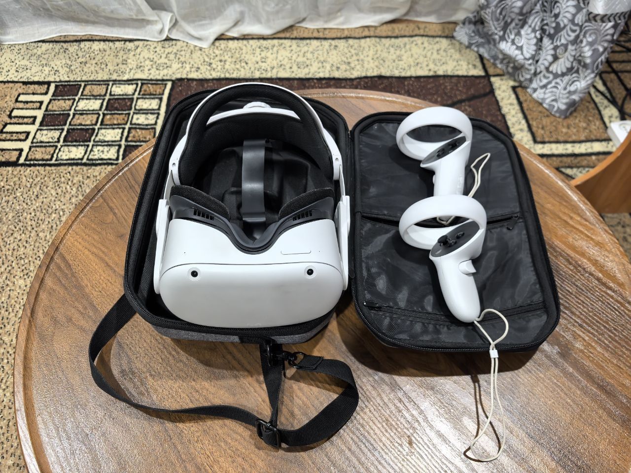 VR очки Oculus Quest 2 | Отличное состояние | от 110 000т