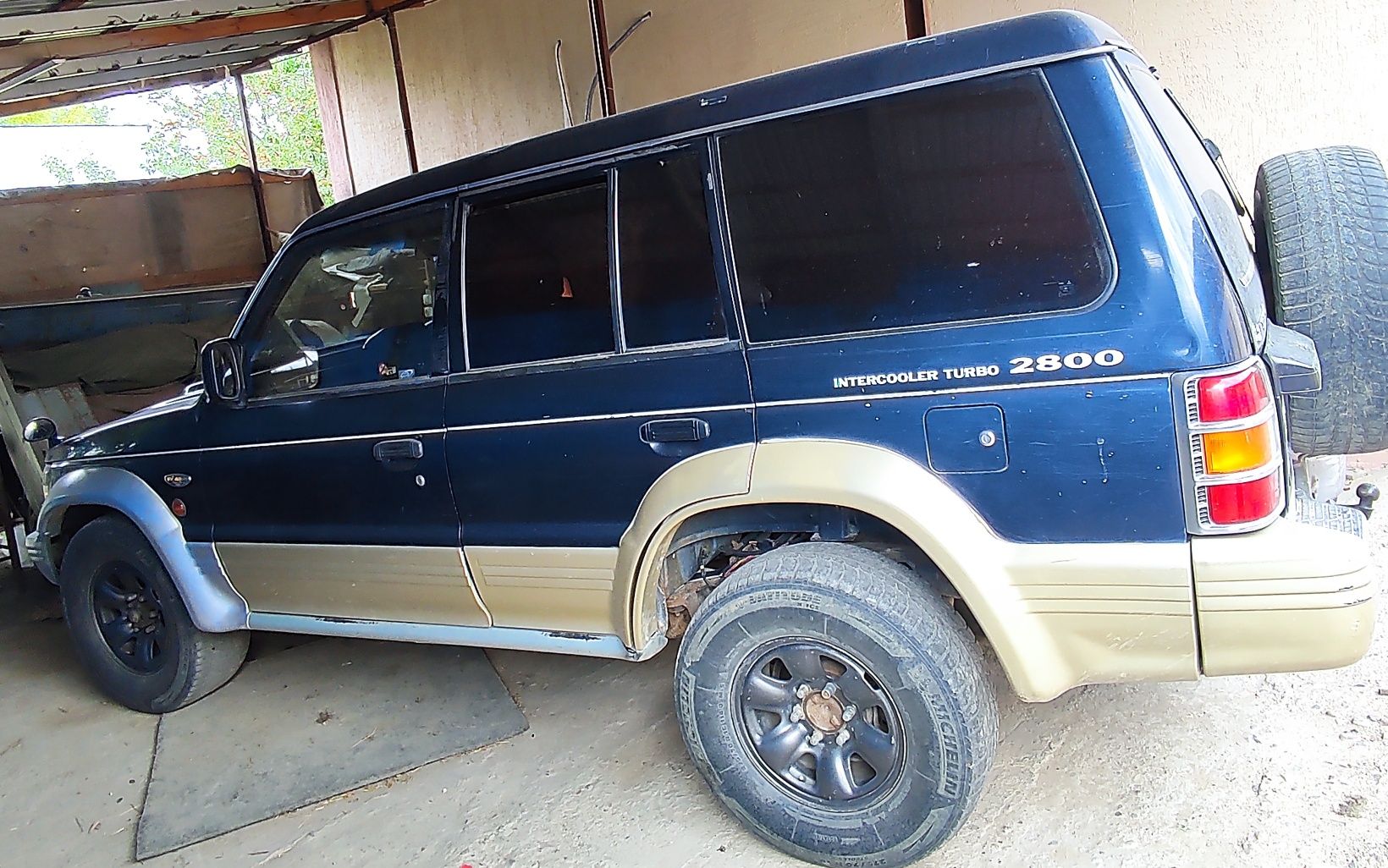Продам  машину Mitsubishi Pajero в хорошем состоянии На ходу