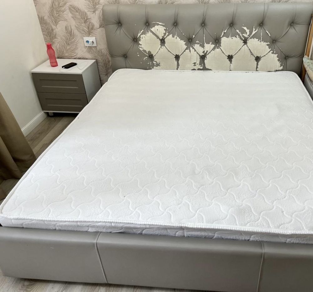 Срочно! Продам 2х спальную кровать б/у