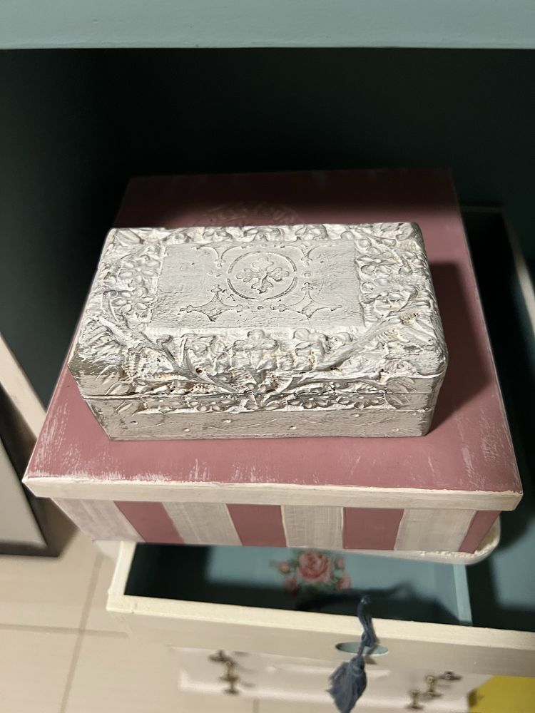 Продам шкатулки, коробки ,банки, рамка винтаж