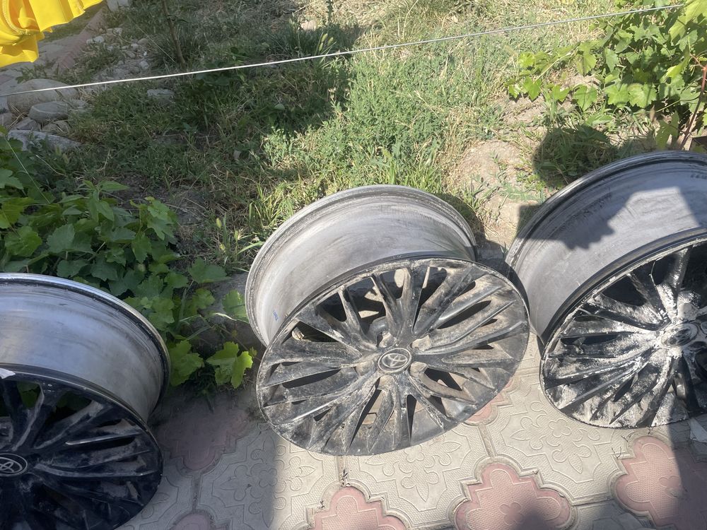Диск камри 70  с ремонту