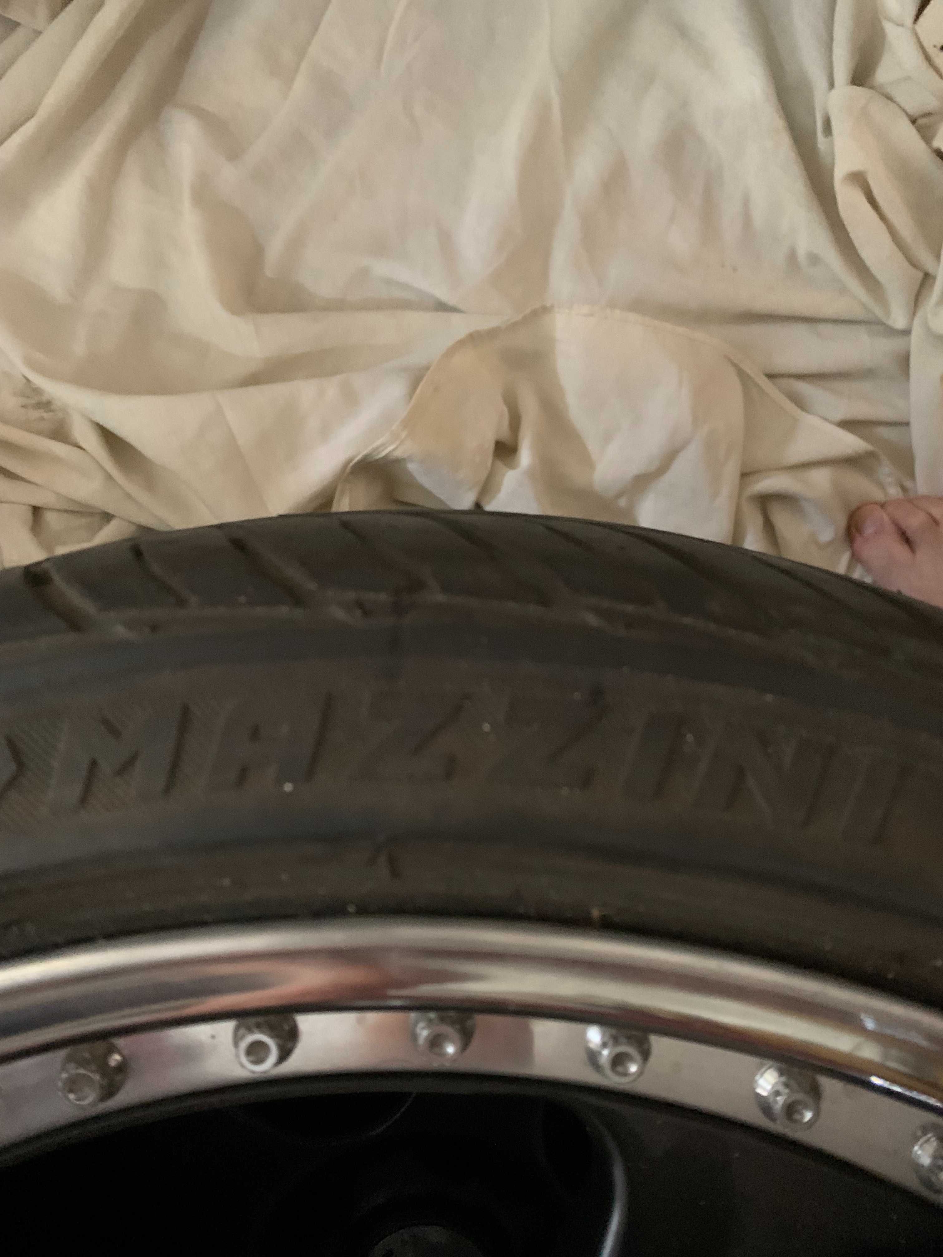 летние шины   м диска  245/35 r19