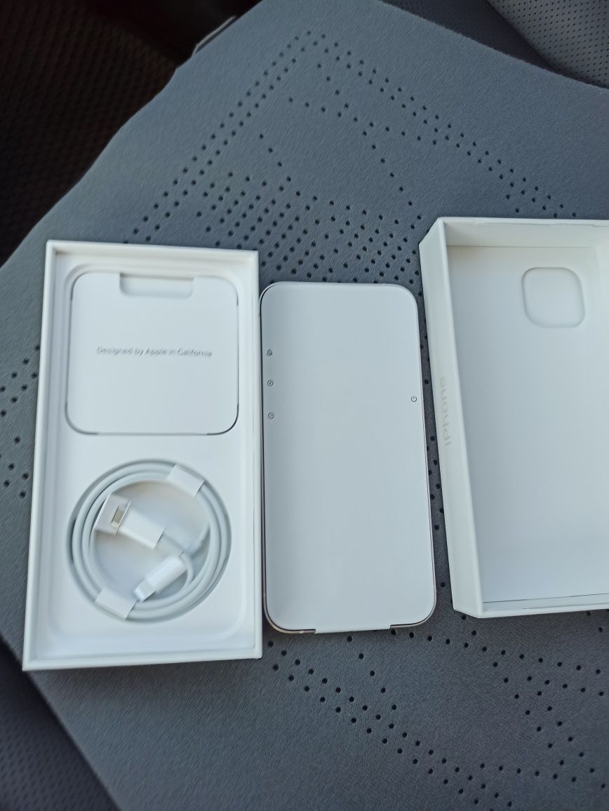 Apple iPhone 13 128Gb новый белый  с гарантией