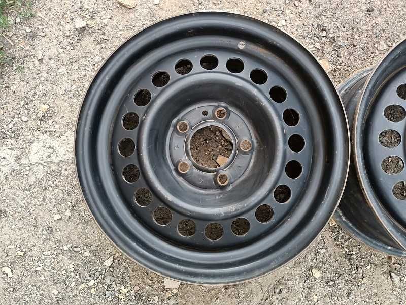 Продам оригинальные металлические диски на Opel Sintra.