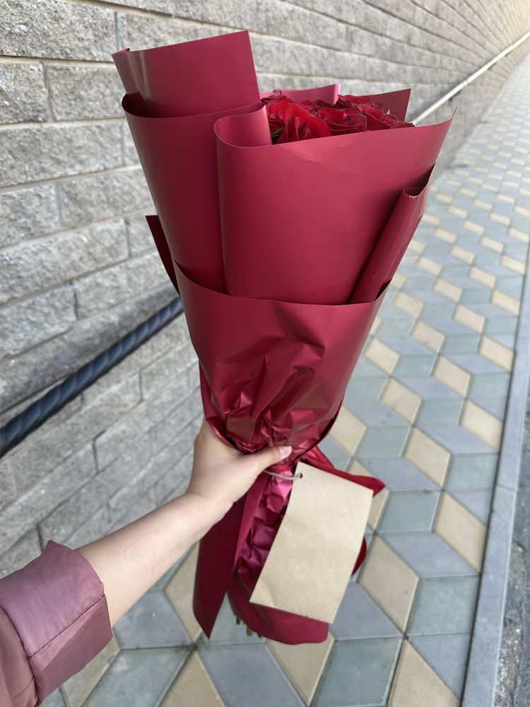 Продаю красивые красные розы