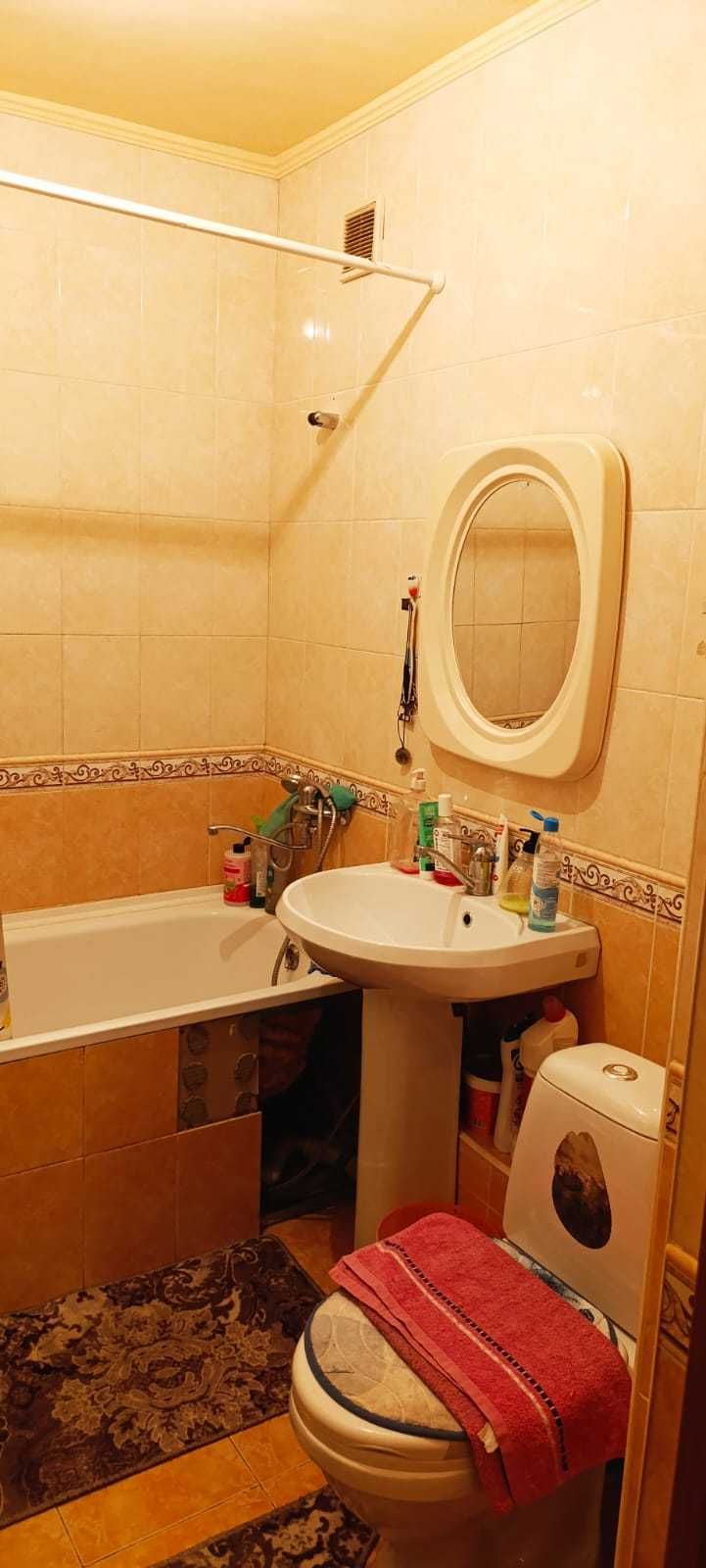 Продам трёхкомнатную квартиру в центре города Алматы (Айтеке би-Мира).